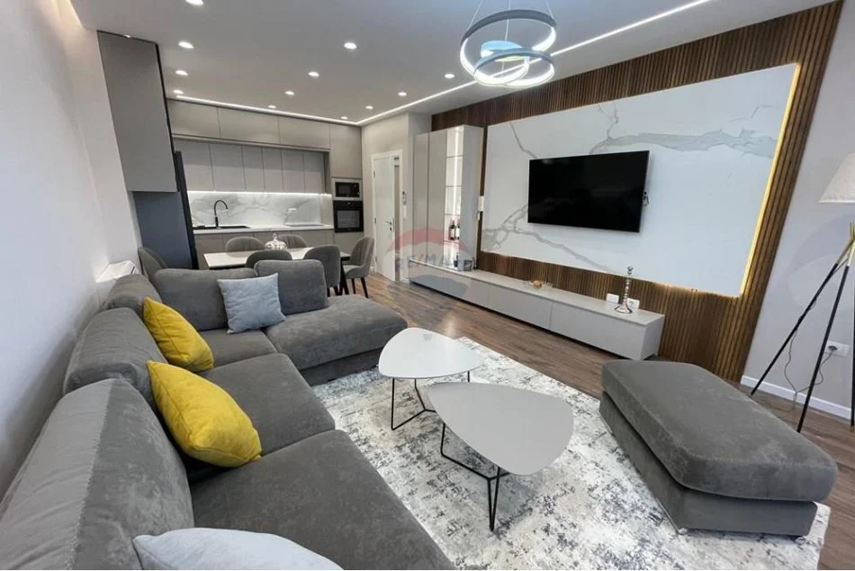 Tirane, jepet me qera 2+1 , 