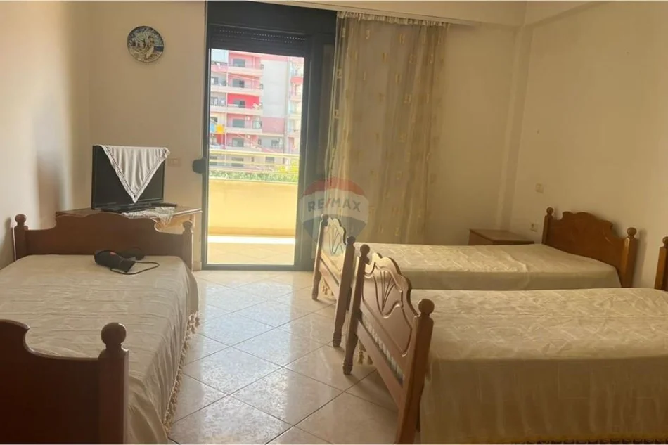 Vlore, jepet me qera apartament 2+1 Kati 3, 120 m² 500 € (Lungomare, Vlorë)