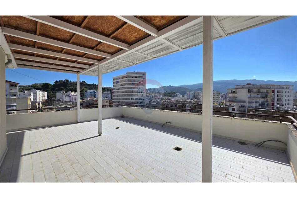 Vlore, shitet apartament duplex Dublex Kati 6, 237 m² 320.000 € (Rruga Jeronim Derada,Vlore)