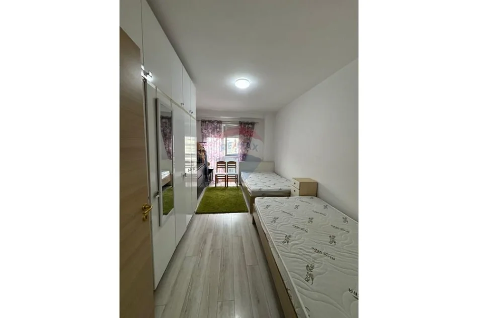 Shqiperi, shitet apartament 2+1 , 
