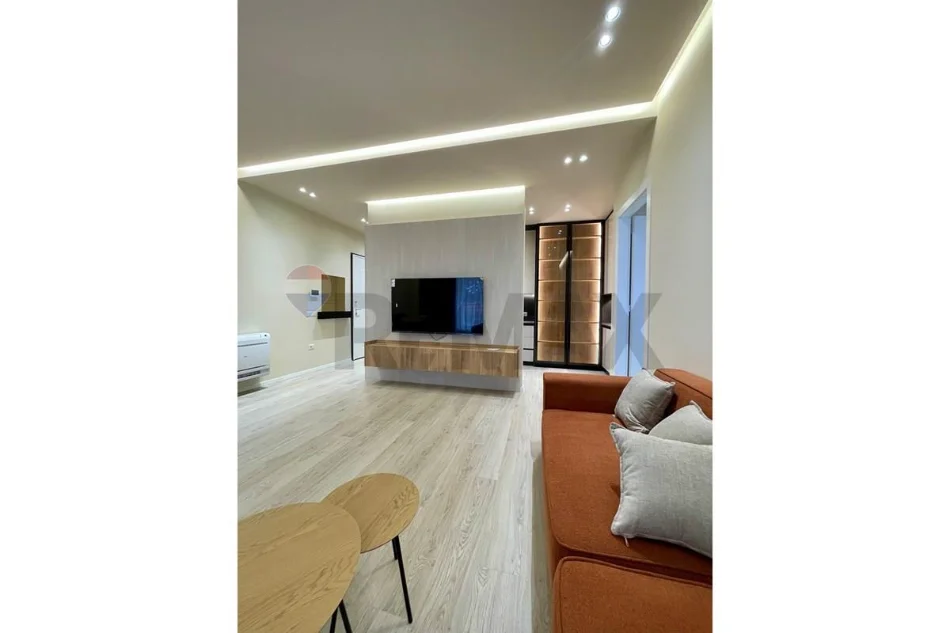APARTAMENT 2+1 ME QIRA TE KOMPLEKSI DELIJORGJI!