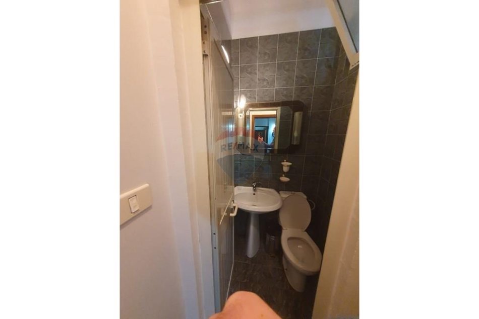 Tirane, jepet me qera apartament 2+1 , 100 m² 600 € 