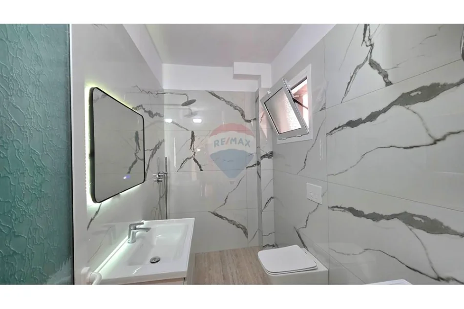 Vlore - Lungomare, shitet apartament 2+1 Kati 9, 98 m² 230.000 € (Rruga Reshat Osmani, Vlore)