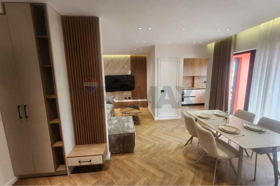 Tirane, shitet apartament , 105 m² 250.900 € 