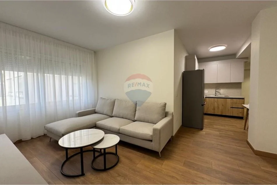 Tirane, jepet me qera apartament 1+1 Kati 2, 50 m² 650 € (Don Bosco)