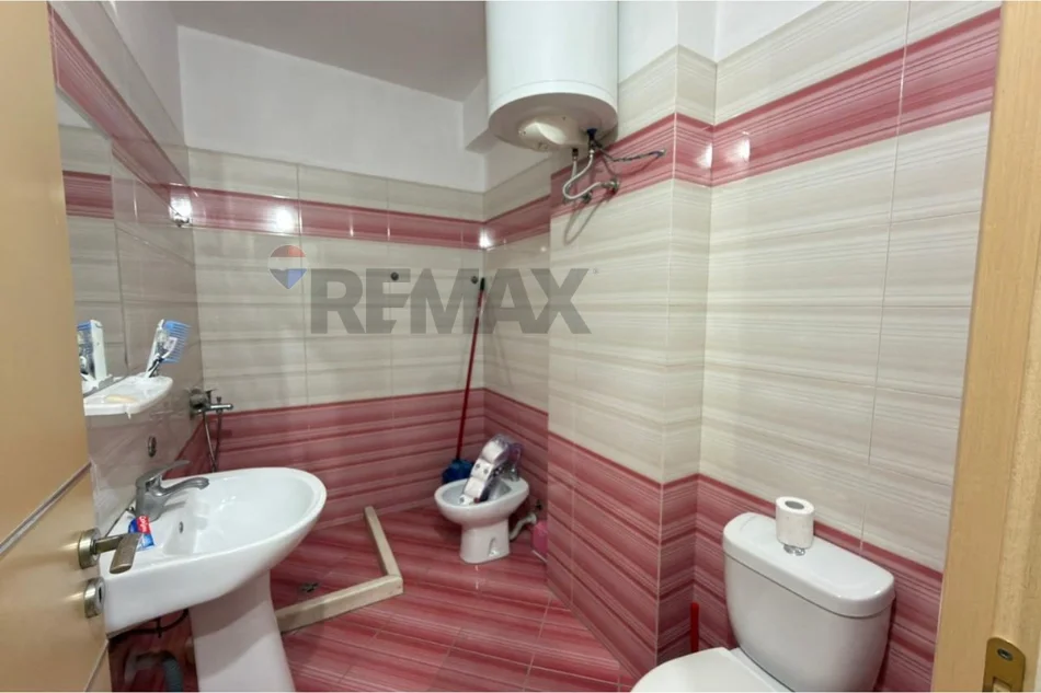Vlore, shitet apartament 1+1 Kati 9, 75 m² 112.500 € (Rruga Gjergj Araniti, Vlore)