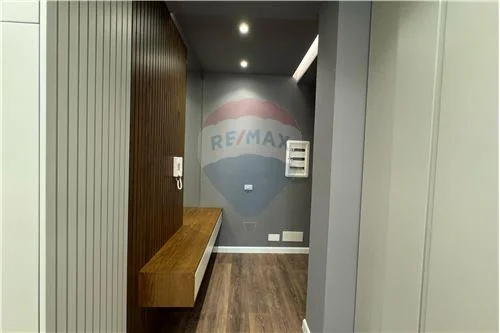 Super apartament 2+1 per qira te Casa Italia