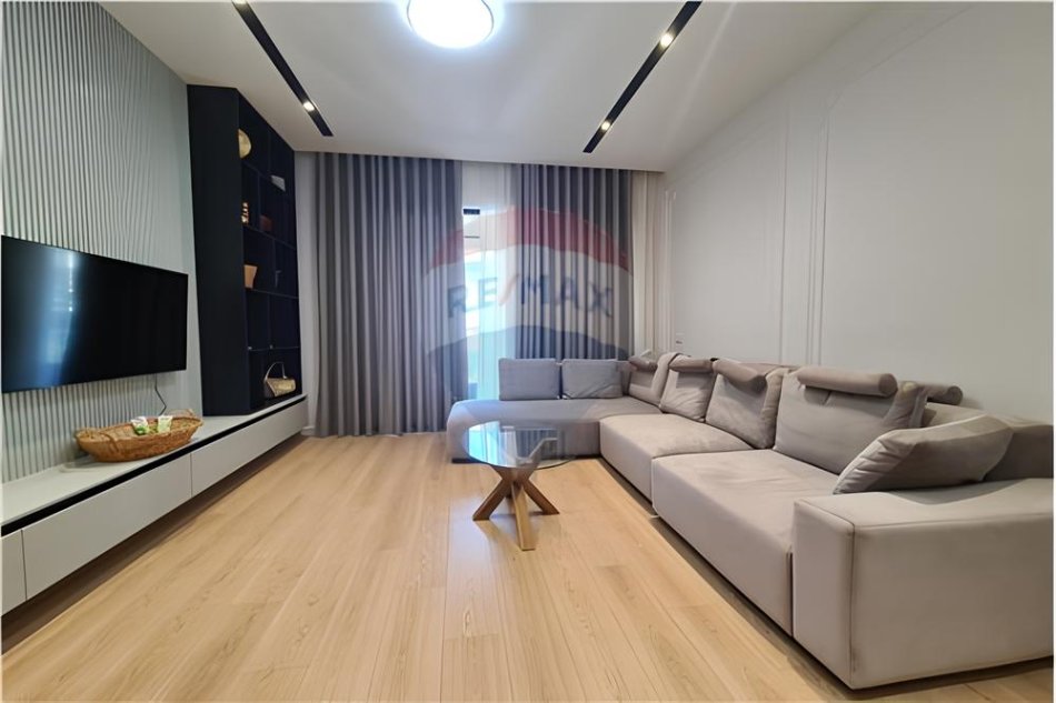 Tirane, jepet me qera 1+1 Kati 5, 65 m² 800 € (21 Dhjetori)