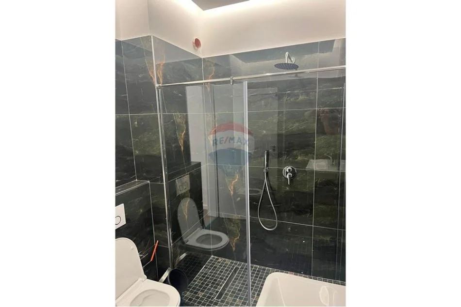 Tirane, jepet me qera apartament 2+1 , 80 m² 580 € (Rruga e Thesarit, Tiranë)