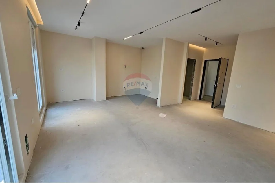 shitet apartament 2+1+Aneks+Ballkon , 143 m² 340.000 € (Ish Tregu Elektrik, Tiranë)