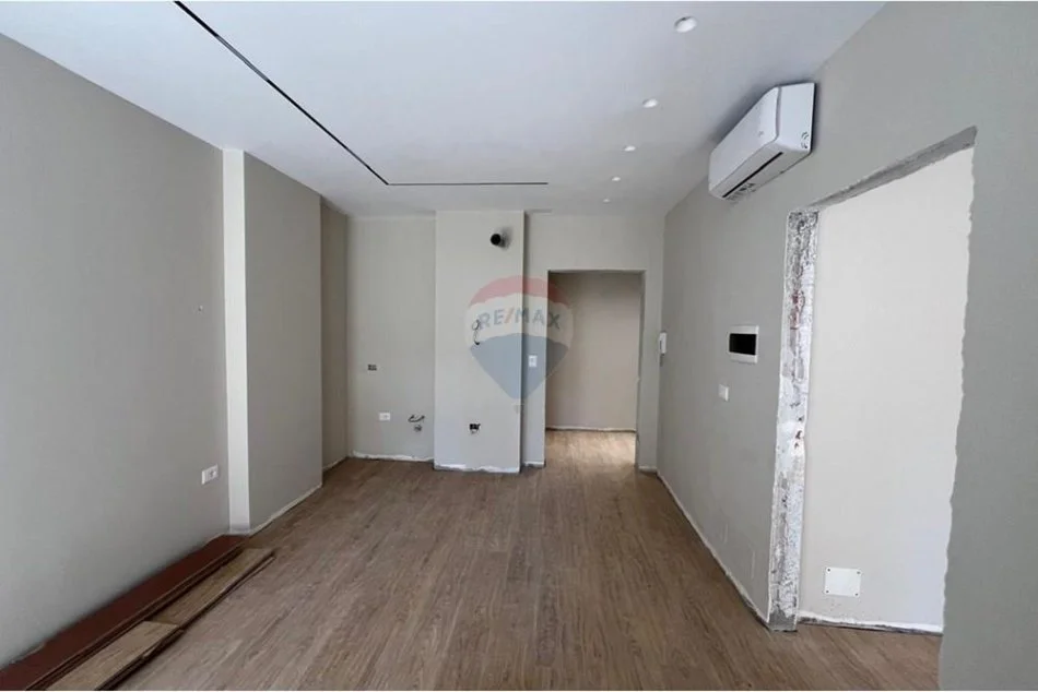 Tirane, jepet me qera apartament 2+1 Kati 3, 65 m² 600 € (Zogu I Zi,)