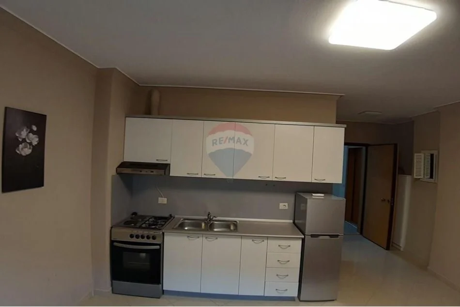 Tirane, jepet me qera apartament 1+1+Ballkon , 68 m² 600 € 