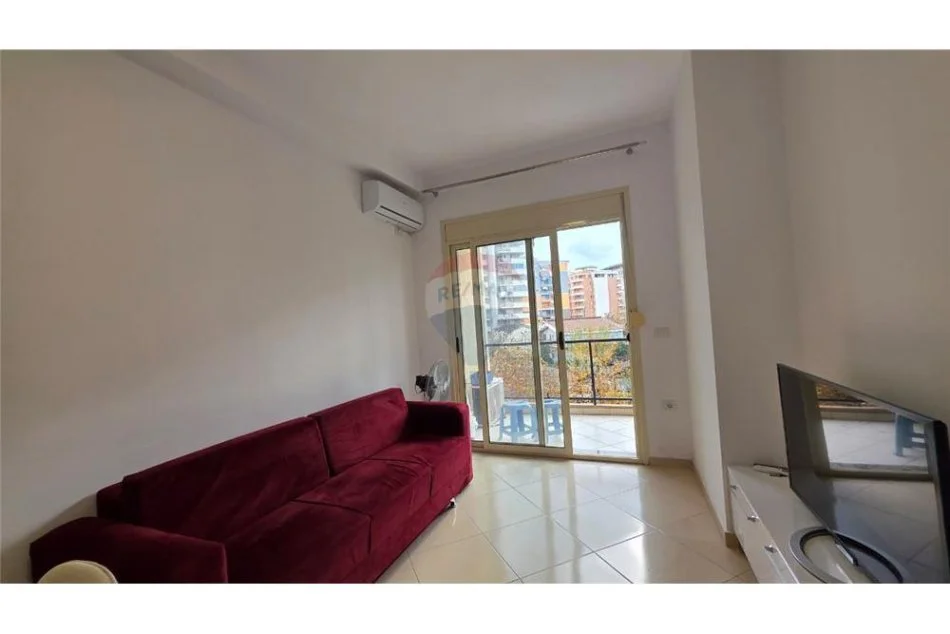 Vlore, jepet me qera apartament 1+1 Kati 3, 62 m² 300 € (Rruga Pelivan Leskaj, SKELË, VLORË)