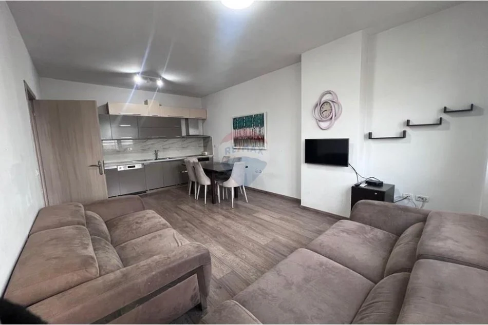 Tirane, jepet me qera 2+1 , 90 m² 900 € (Kompleksi Panorama, Don Bosko, Tiranë)