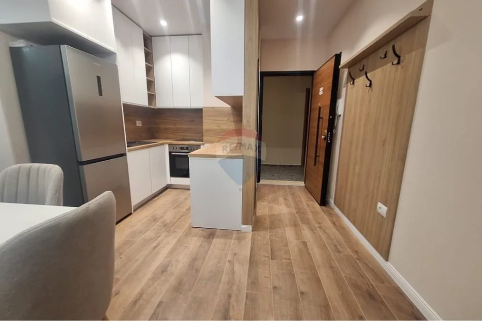 Tirane, jepet me qera apartament , 70 m² 680 € 