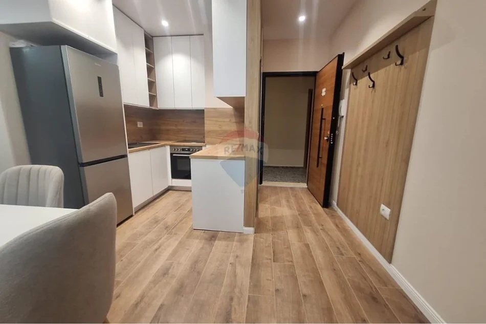 Tirane, jepet me qera apartament 1+1+Aneks+Ballkon Kati 8, 70 m² 650 € (Zogu i Zi)