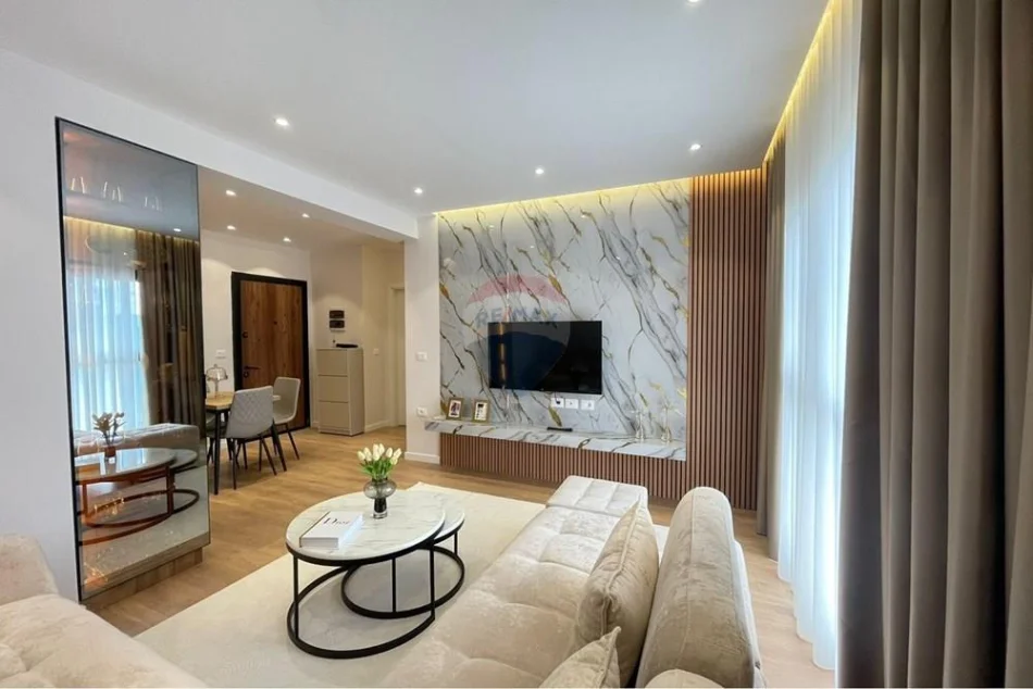 Tirane, jepet me qera apartament 1+1 , 55 m² 450 € 