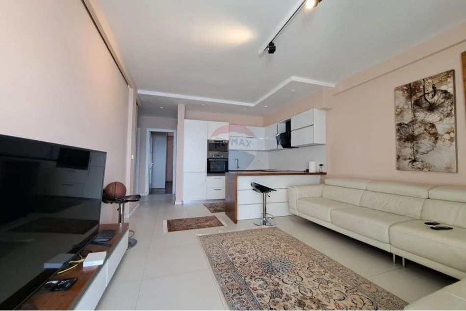 Vlore - Lungomare, shitet 2+1 , 