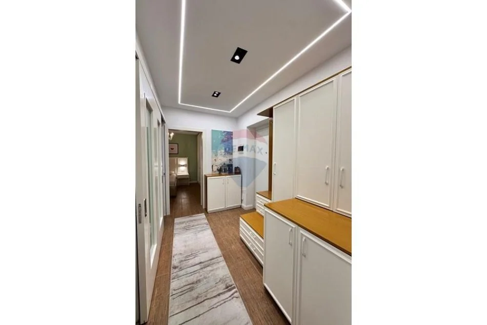 Tirane, jepet me qera apartament 1+1 Kati 2, 75 m² 900 € (rruga elbasanit)