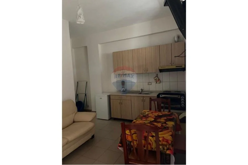 Hotel ne Shitje ne Orikum, 486 m² 638.000 € (ID: 530411012-83)