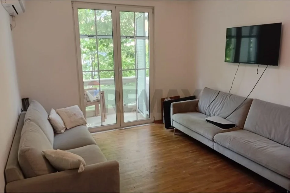 Tirane, jepet me qera apartament , 62 m² 900 € 