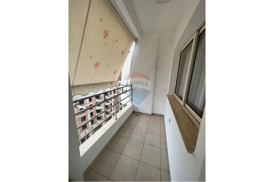 Tirane, shitet apartament 1+1+Ballkon Kati 7, 65 m² 115.000 € (Apartament - Për Shitje - Kompleksi Fratari, Tiranë)