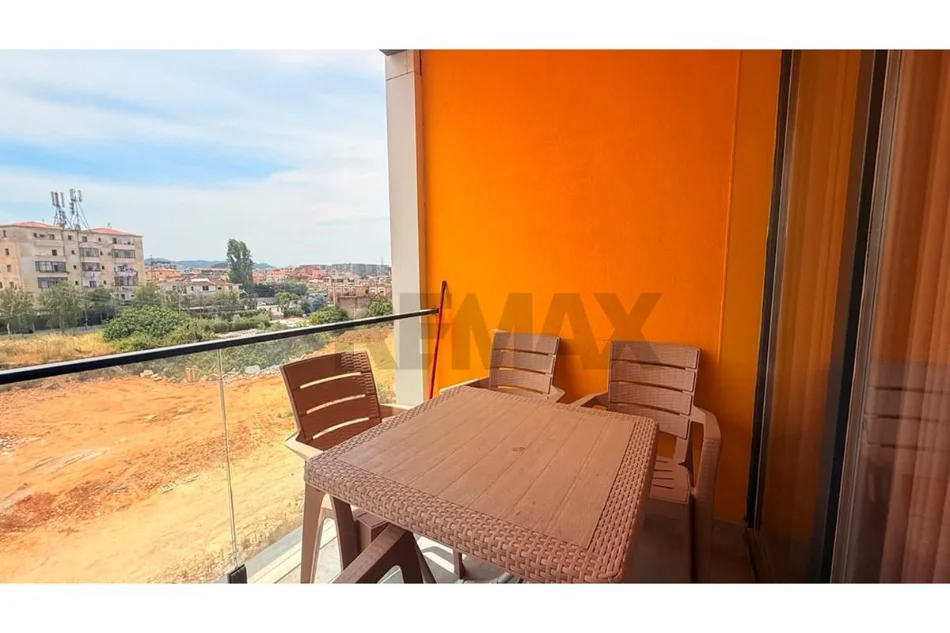 Tirane, jepet me qera apartament 2+1+Ballkon , 500 € (bulevardi i ri)