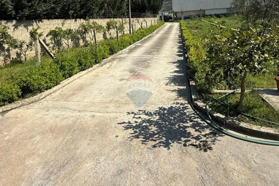 Tirane, shitet shtepi 2+1+Aneks+Ballkon Kati 1, 424 m² 170.000 € (Pezë Helmës)