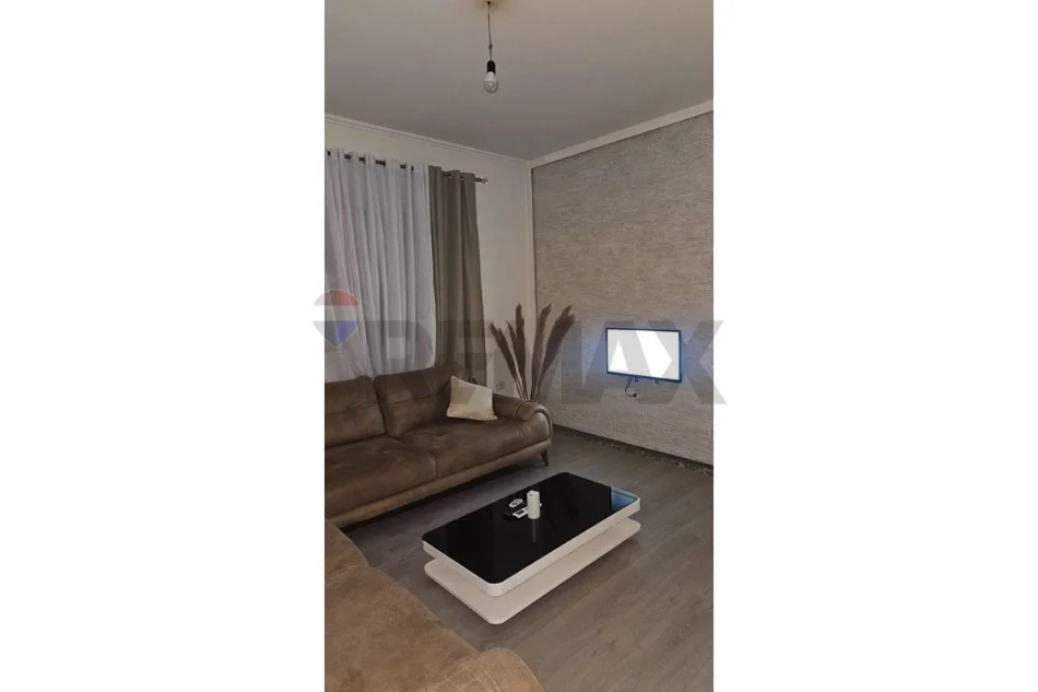 Tirane, jepet me qera apartament , 641 € 
