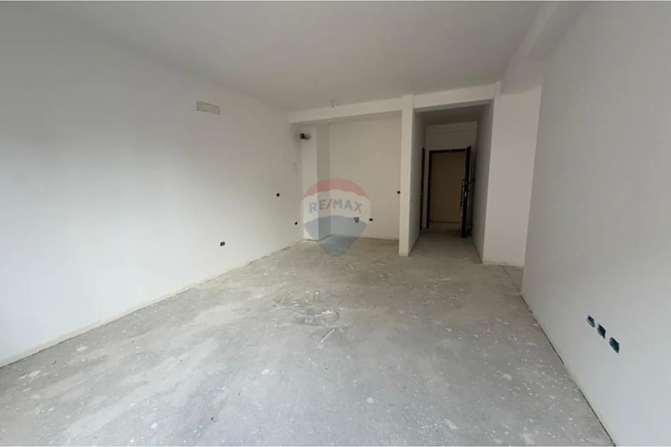 Tirane, shitet apartament , 93 m² 174.500 € 