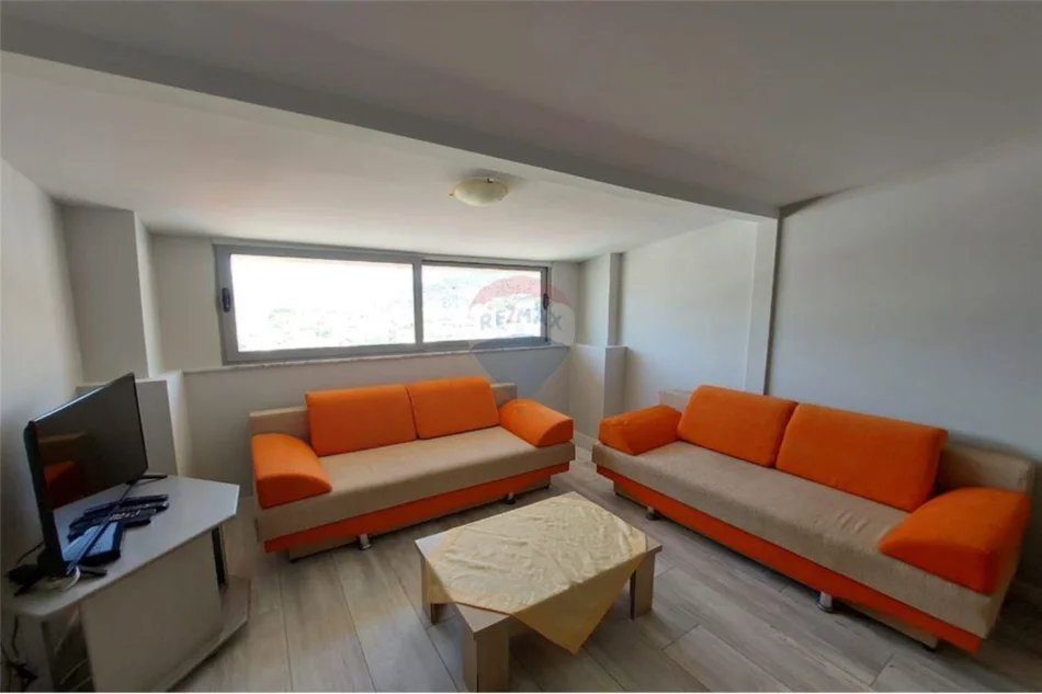 Vlore - Lungomare, shitet apartament 1+1 Kati 7, 58 m² 95.000 € (Rruga Reshat Osmani, Vlore)