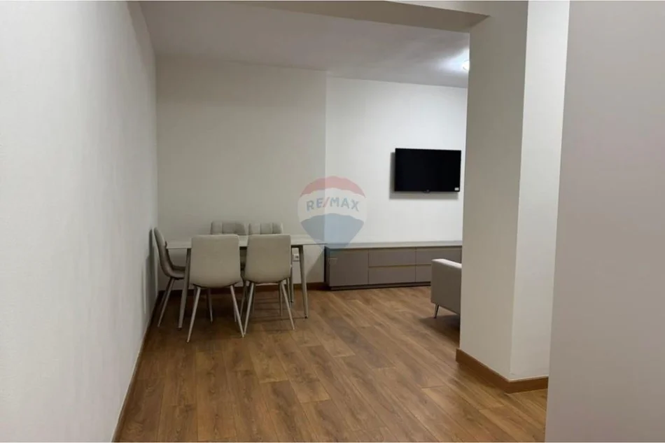 Tirane, jap me qera apartament 1+1 Kati 2, 50 m² 600 € 
