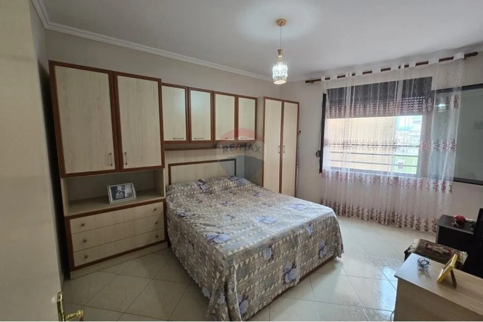 Tirane, jepet me qera 1+1 Kati 8, 600 € 