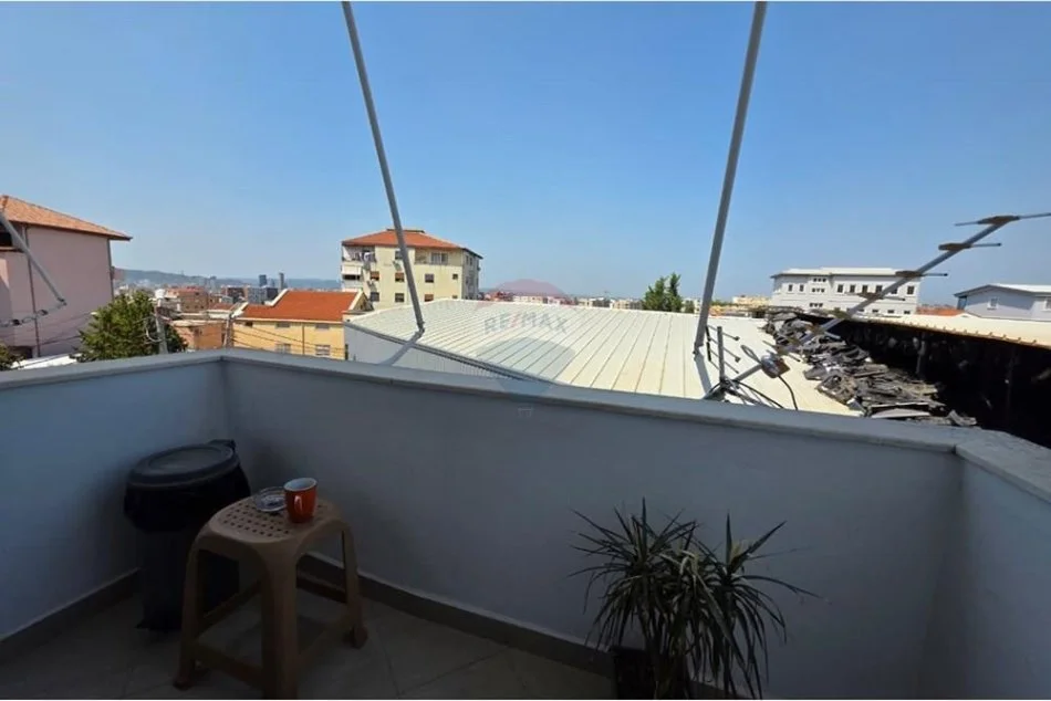 Tirane, shitet apartament 2+1+Ballkon , 125 m² 150.000 € 