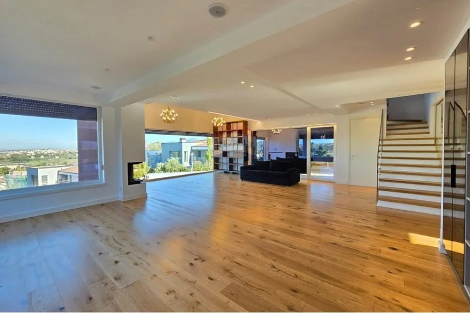 Tirane, jepet me qera Vile 3+1+Ballkon , 546 m² 3.000 € 