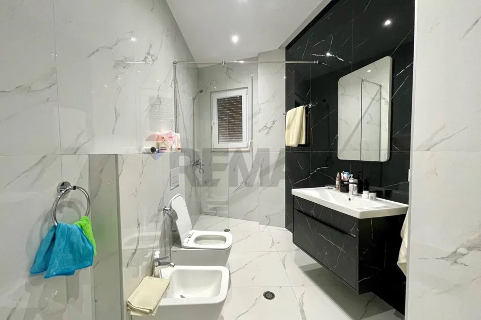 Tirane, shitet apartament 2+1 , 134 m² 249.000 € (kopshti zoologjik)