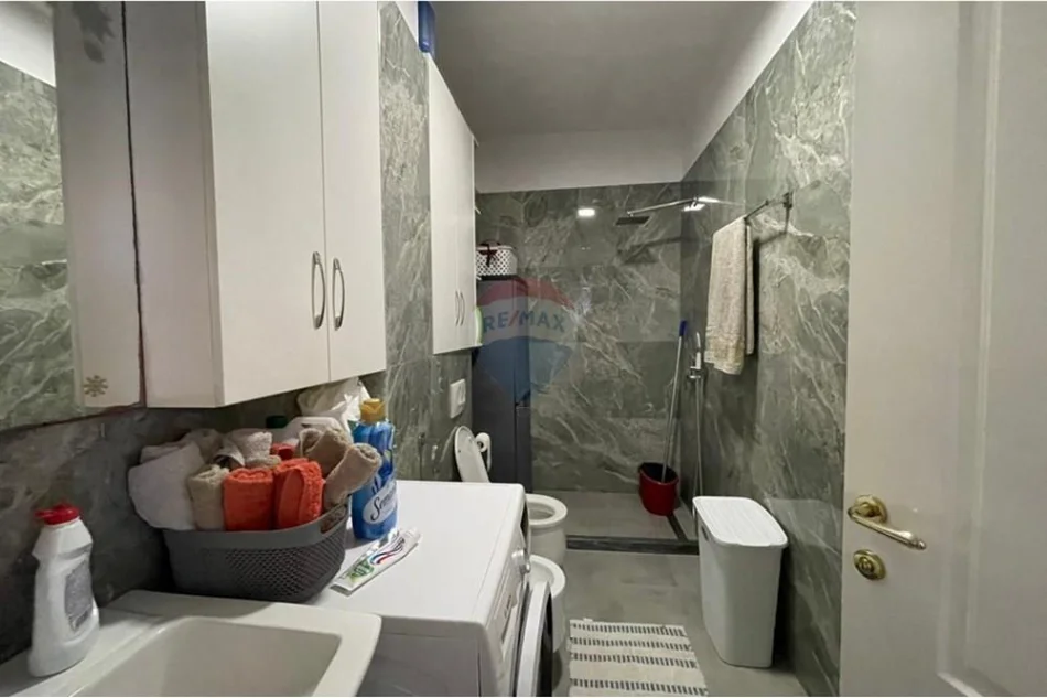 Tirane, shitet apartament , 150 m² 155.000 € 