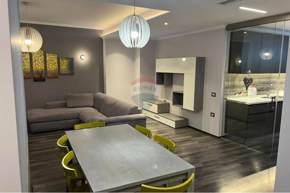 Tirane, jepet me qera apartament 2+1 , 114 m² 1.400 € (Rruga e Kosovareve)
