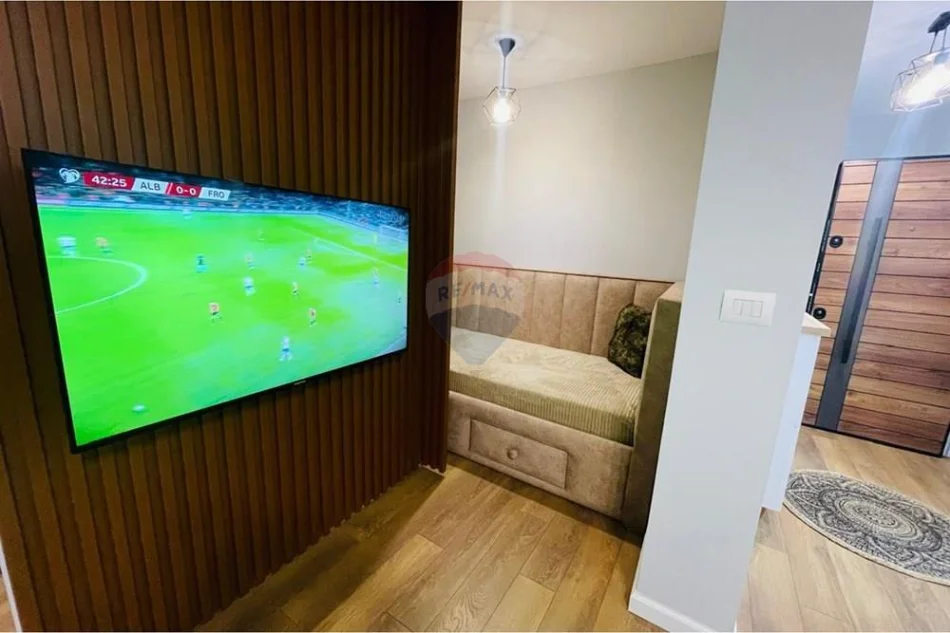 Tirane, jepet me qera apartament 1+1 , (Rr. Elbasanit)