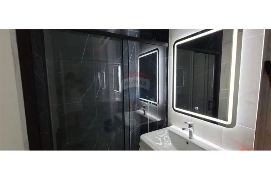 Tirane, jepet me qera apartament 1+1+Ballkon , 60 m² 550 € 