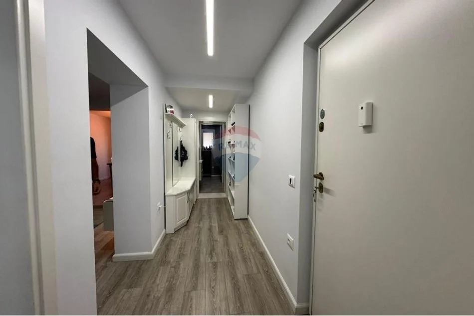 Tirane, jepet me qera apartament 2+1 Kati 3, 95 m² 1.100 € (Blloku)