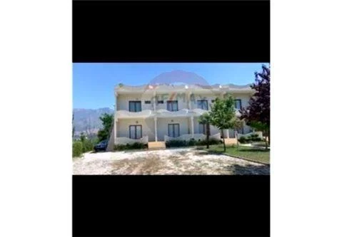 Hotel Dykatësh në shitje në Orikum