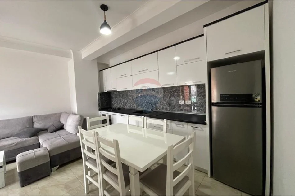 Ish Fusha e Aviacionit, Apartament 1+1 + Post Parkimi - 55.000 Lek