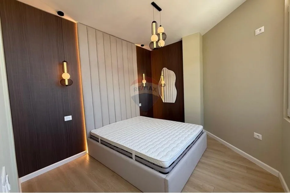 Tirane, shitet apartament 1+1+Ballkon , 58 m² 165.000 € 