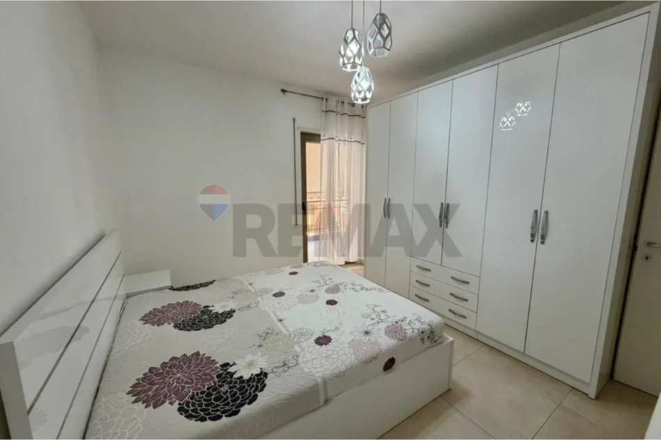 Tirane, jepet me qera apartament 1+1+Ballkon , 77 m² 700 € (Kompleksi Delijorgji)