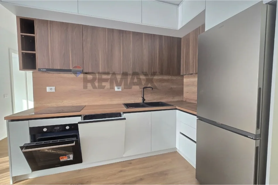 Tirane, jepet me qera apartament 2+1 , (Kompleksi Mangalem)