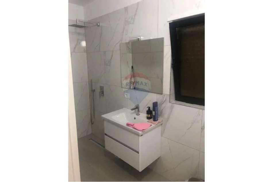 Tirane, shitet apartament , 116 m² 261.000 € 
