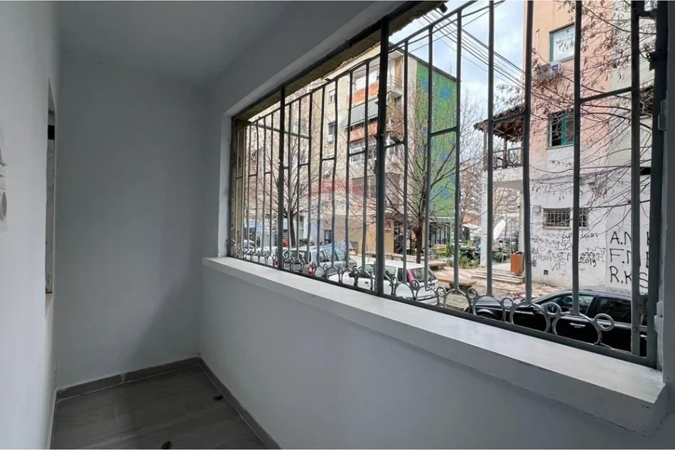 Tirane, jepet me qera apartament , 78 m² 800 € 