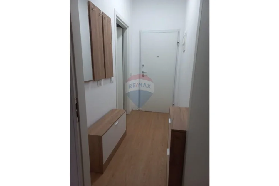 Tirane, jepet me qera apartament 1+1 Kati 2, 500 € 
