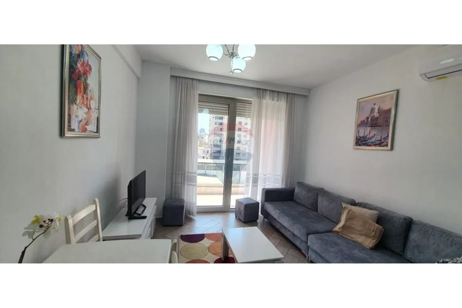 Tirane, jepet me qera apartament , 58 m² 630 € 